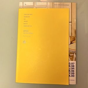 ASTRO 1st Mini Debut Album - SPRING UP (CD + Photobook + PCs)